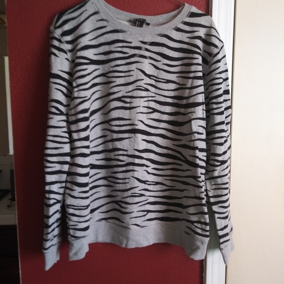 Sueter - Picture 1 of 1